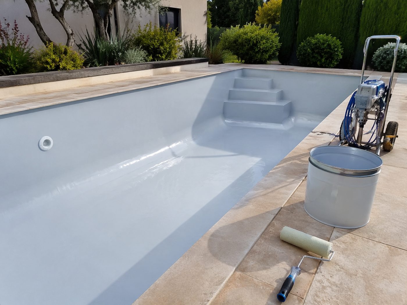 Victoria Peinture Montélimar - Rénovation de piscine à la résine époxy